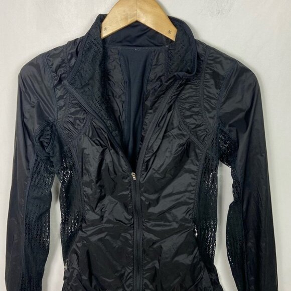 Lululemon Black Mesh Running Jacket Coat Size 4 Lightweight Nothin Hide Travel - Picture 12 of 16